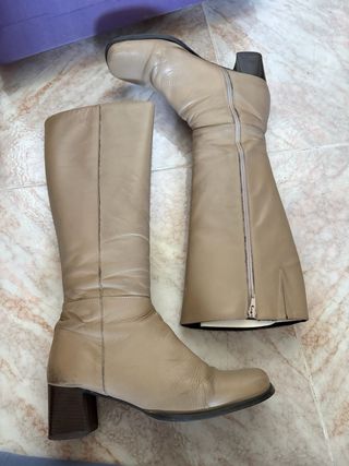 Botas de piel nude altas
