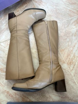 Botas de piel nude altas