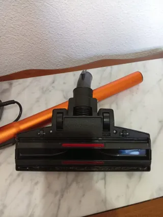 Ariete Aspirador sin bolsa naranja