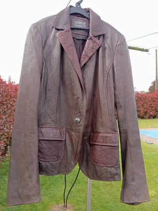 Chaqueta piel marrón, talla L Bershka