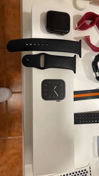 Apple Watch Series 5 + Accesorios