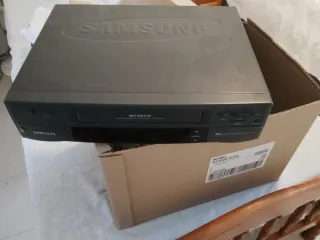 Lote Películas VHS Años 90t también reproductor y