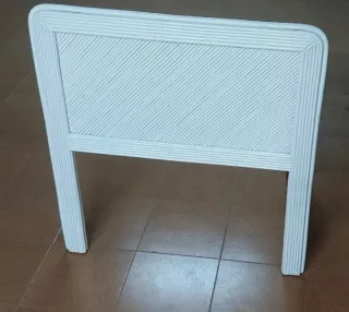 Cabezal de madera y bambú blanco