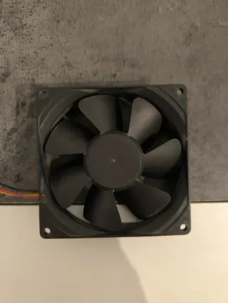 Ventilador Sunon MagLev 120mm 12V 3 pines