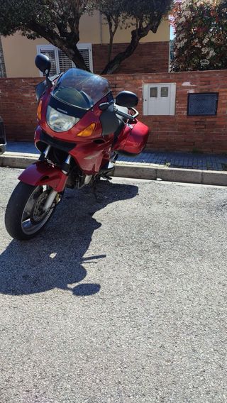 Honda Deauville 650 Roja