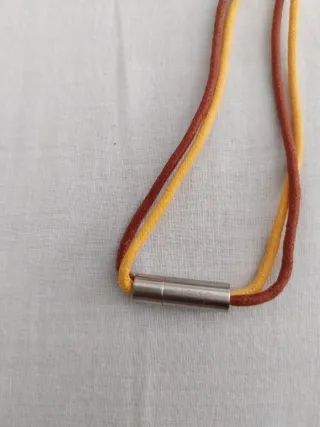 Collar Viceroy Vintage Cuerda Amarillo y Marrón