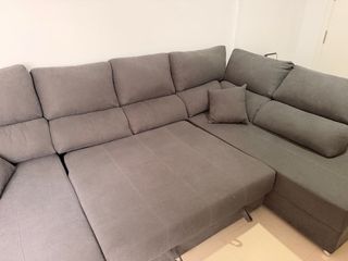 Sofá chaise longue con arcón
