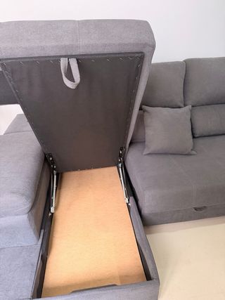 Sofá chaise longue con arcón