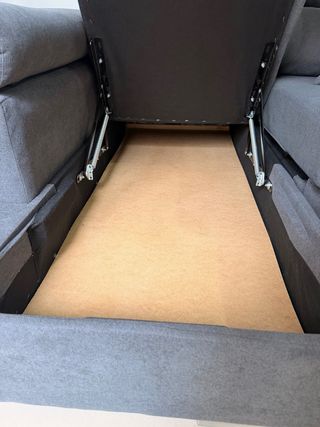 Sofá chaise longue con arcón