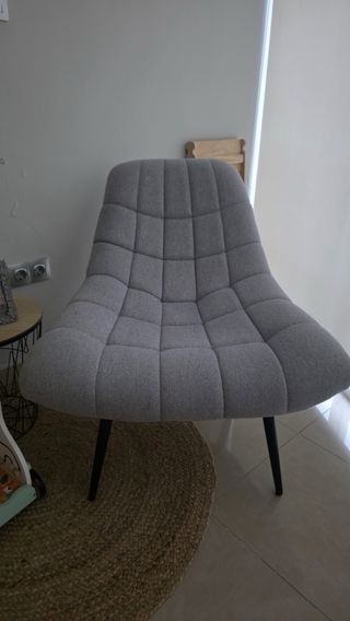 Butaca decorativa gris tela
