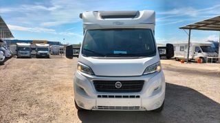 Autocaravana Perfilada Carado T 135 cama francesa