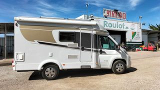 Autocaravana Perfilada Carado T 135 cama francesa