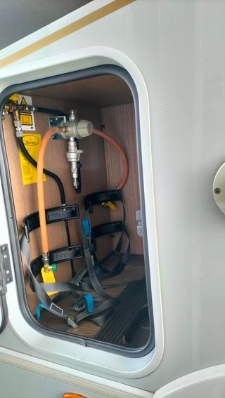 Autocaravana Perfilada Carado T 135 cama francesa
