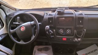 Autocaravana Perfilada Carado T 135 cama francesa