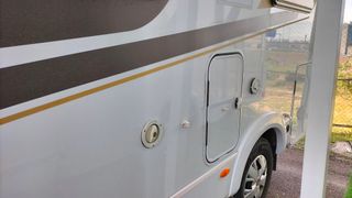 Autocaravana Perfilada Carado T 135 cama francesa