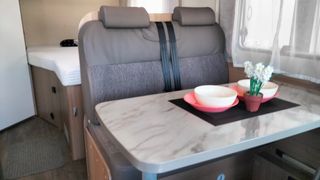 Autocaravana Perfilada Carado T 135 cama francesa