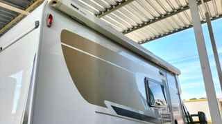 Autocaravana Perfilada Carado T 135 cama francesa
