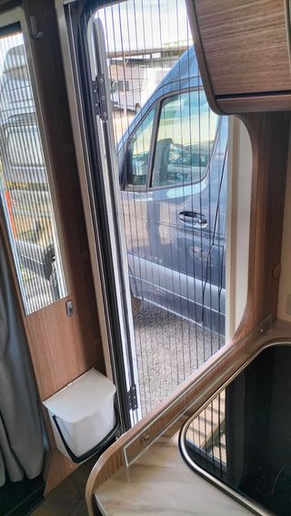 Autocaravana Perfilada Carado T 135 cama francesa