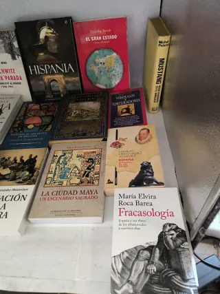 Libros de Historia variados 10€ unidad