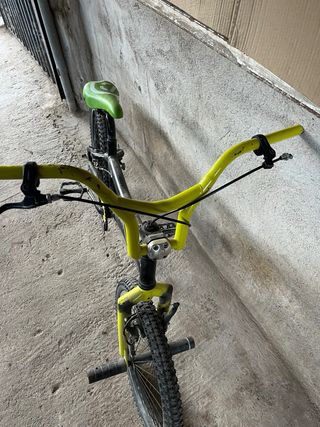 Bicicleta BMX Monty Negra y Amarilla