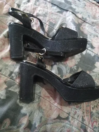 Zapatos de tacón negros talla 37