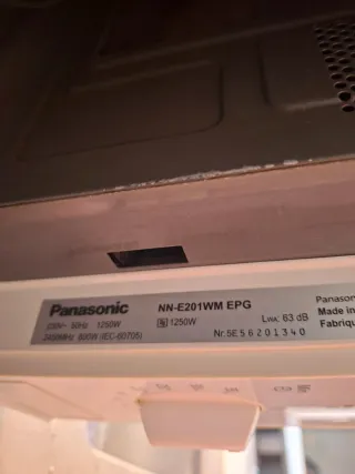 Microondas Panasonic NN-E201WM (800W)
