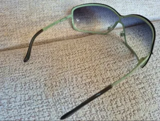 Gafas de sol Vogue negras y verdes