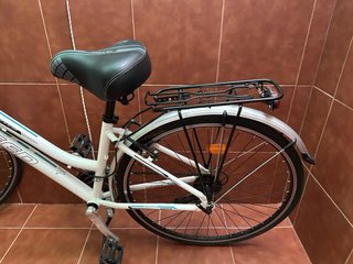 Bicicleta urbana blanca