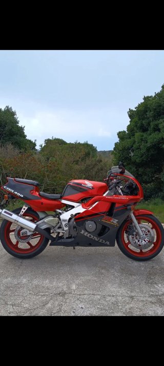 Honda CBR 400 RR NC29