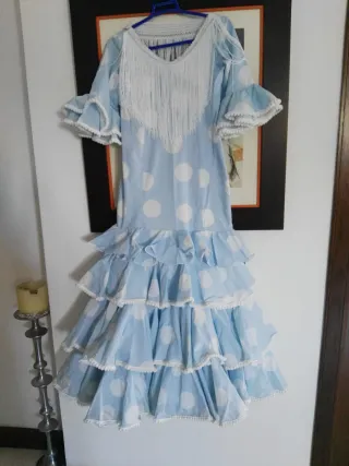 Traje Flamenca Niña celeste Lunares blancos.