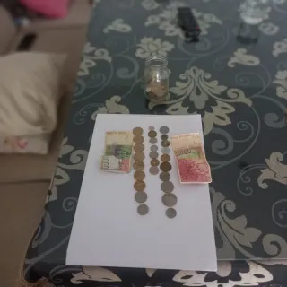 Colección antigua de billetes y monedas