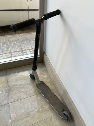 Patineta Patín Negro y Plateado