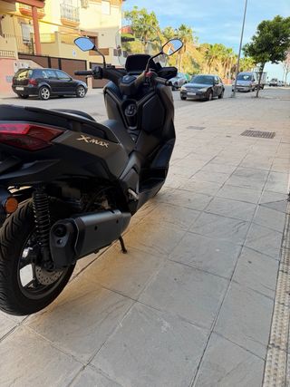 Yamaha XMAX 300 2025 Negra