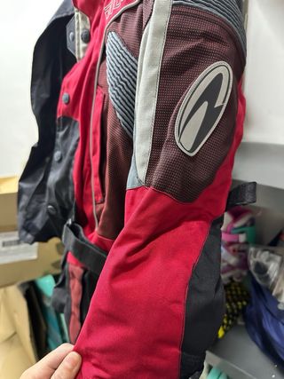 Chaqueta de moto RICHA roja y negra