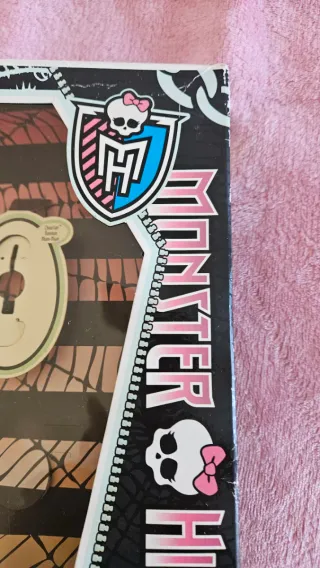 Caixa Monster High Venus Mcflytrap 2011