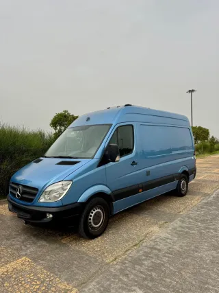 Mercedes-Benz Sprinter 2012