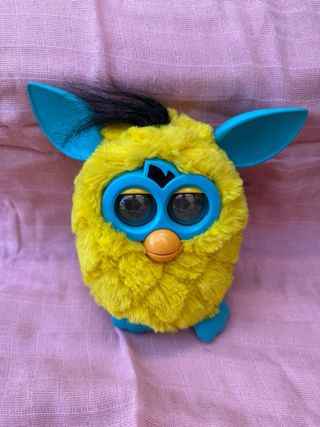 Furby Amarillo