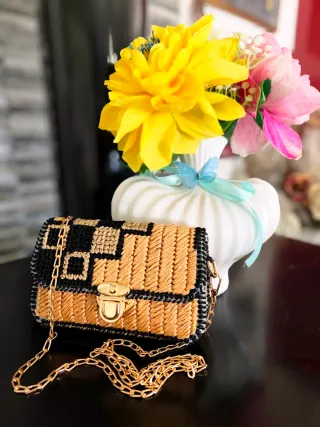 Bolsos de crochet hechos a mano.