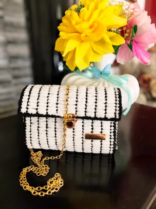 Bolsos de crochet hechos a mano.