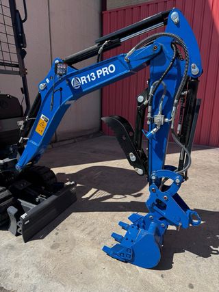 Mini excavadora Rippa R13 PRO
