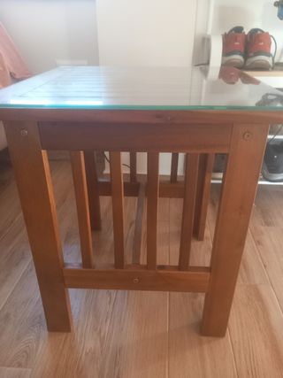 Mesa auxiliar madera teca y cristal