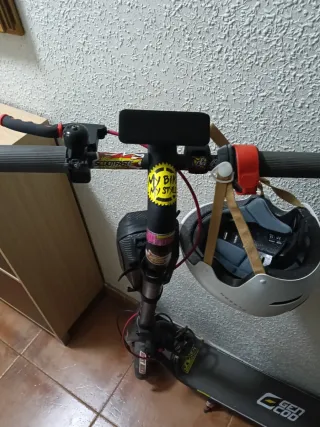 Patinete eléctrico negro