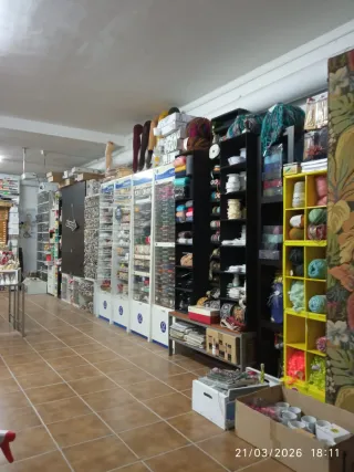 Liquidación mercería: hilos, cintas y más.