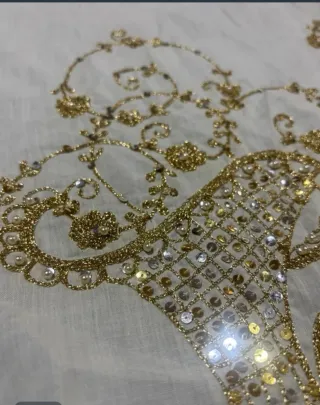 Delantal antiguo batista bordado oro         (1.2)
