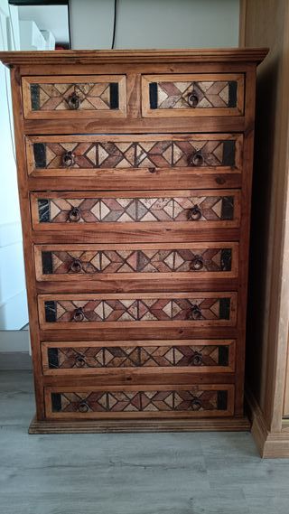 Dormitorio estilo mejicano de madera y marmol