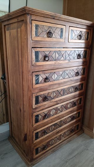 Dormitorio estilo mejicano de madera y marmol