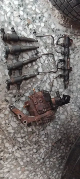 Inyectores y bomba diésel# delfi  #con rampa depre