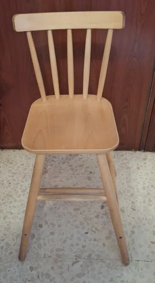 Silla de madera para niños