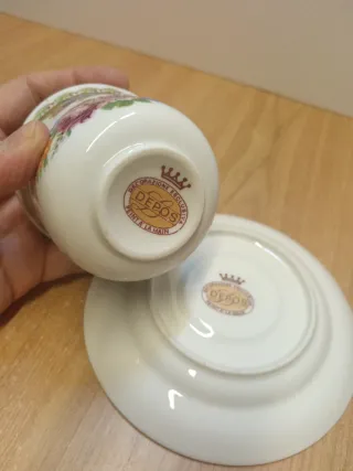 Tazza con piattino decorata