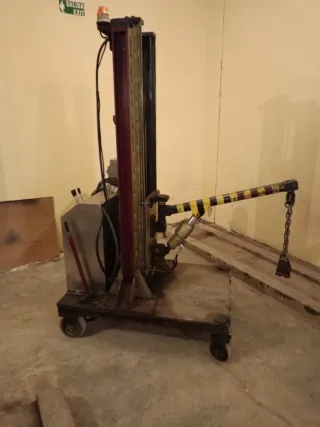 Apilador de barricas